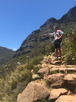 Rondreis van Johannesburg naar Kaapstad - Walking down from Tafelberg Capetown