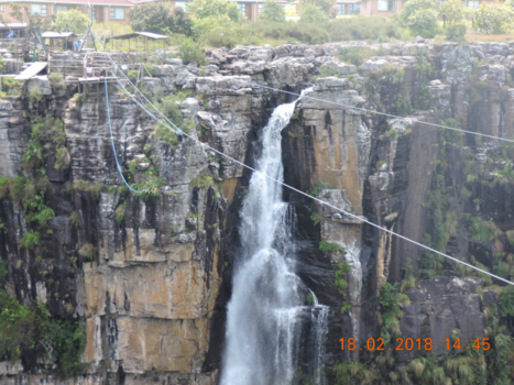 Rondreis Zuid-Afrika in drie weken - Prachtige waterval in botanische tuin