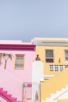 Kaapstad - Statue of Bo-kaap - Between the lines