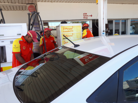 Garden Route - Bij elk tankstation gelijk 3/4 behulpzame mannen.