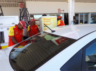 Garden Route - Bij elk tankstation gelijk 3/4 behulpzame mannen.